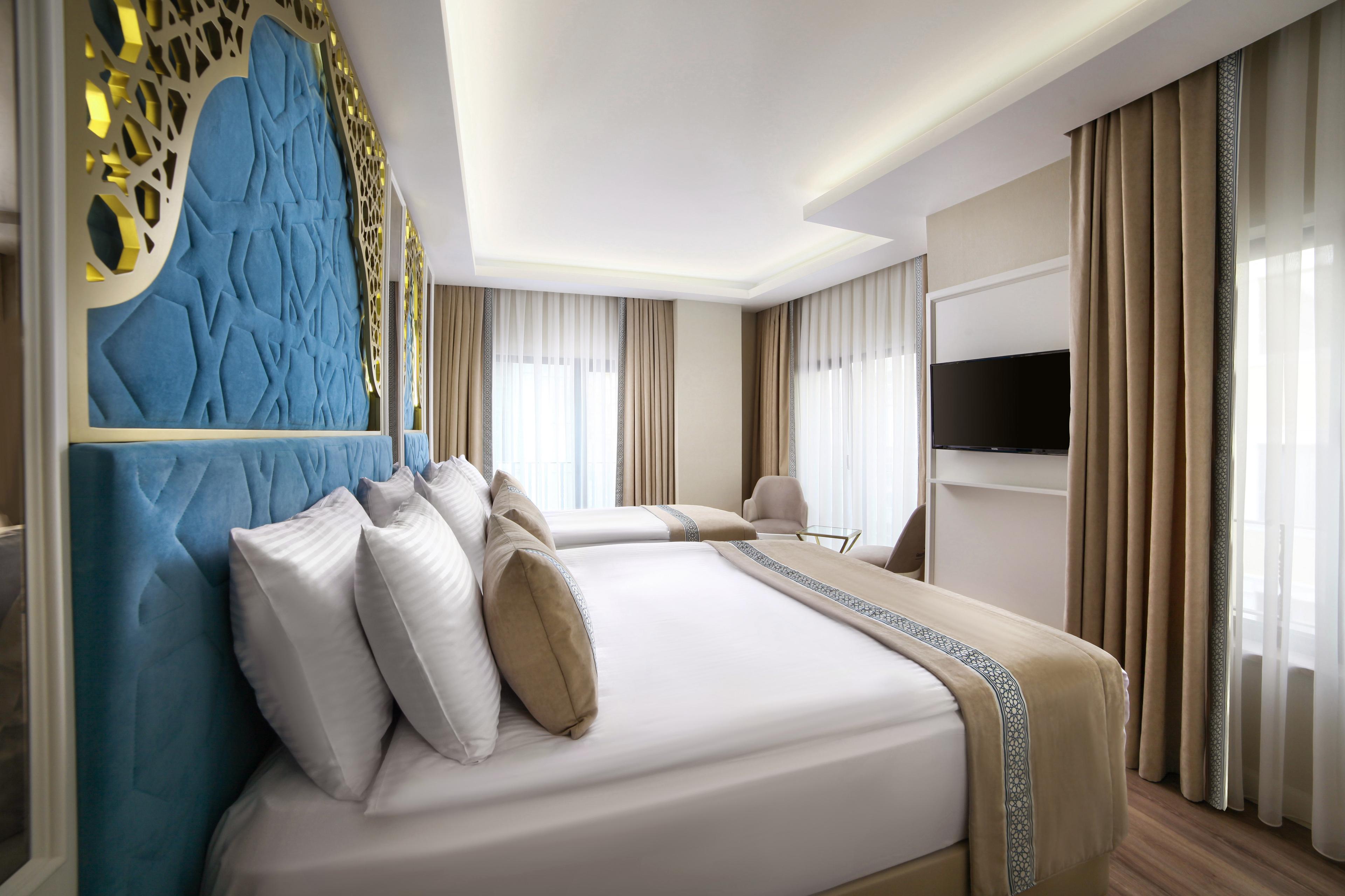 Corner Suite Room